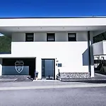 Haus *